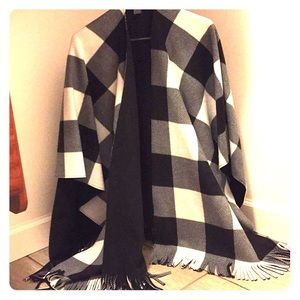Black and White Buffalo Plaid Cape (one size)